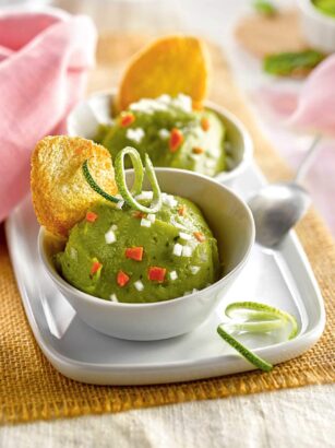 Deliciosas combinaciones: Cómo disfrutar el hummus con pan de forma creativa