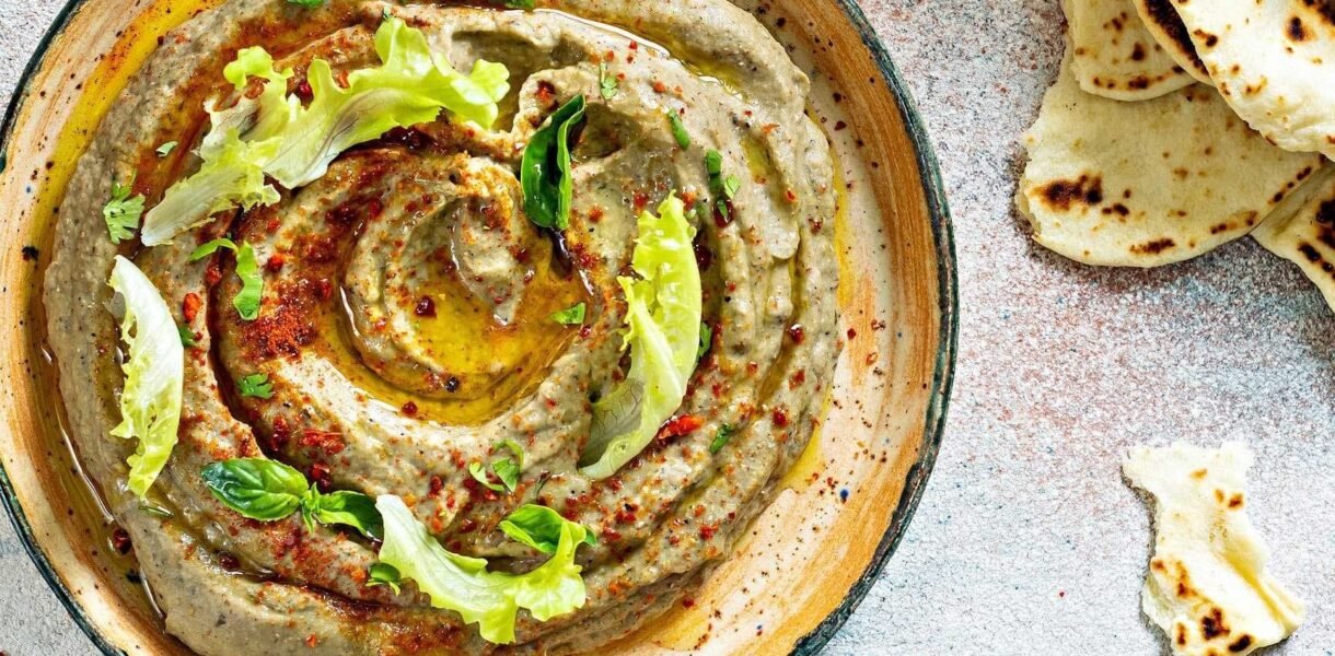 Delicioso hummus de berenjena asada Delicioso hummus de berenjena asada