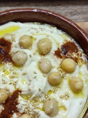 Delicioso hummus de pimientos del piquillo: receta fácil y sabrosa Delicioso hummus de pimientos del piquillo: receta fácil y sabrosa