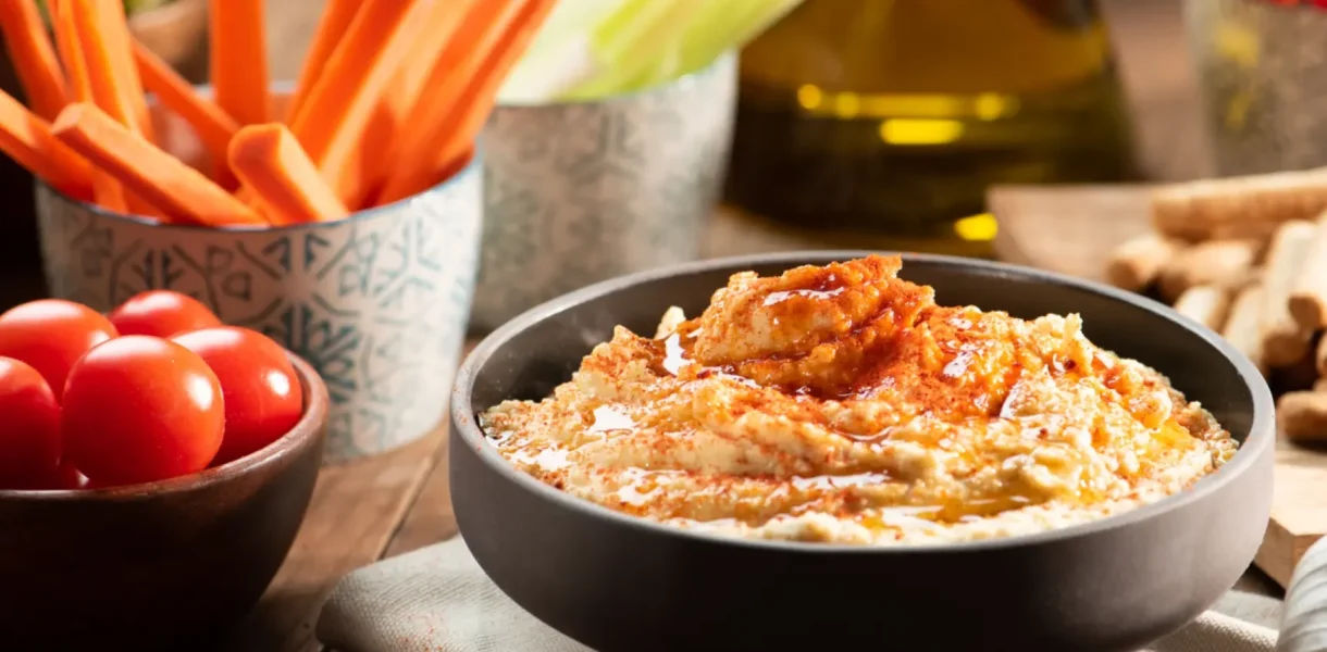 Hummus de aguacate: la alternativa sin garbanzos imprescindible Hummus de aguacate: la alternativa sin garbanzos imprescindible