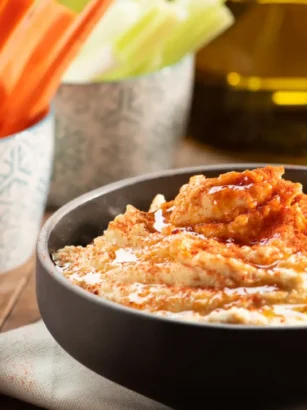 Hummus de aguacate: la alternativa sin garbanzos imprescindible Hummus de aguacate: la alternativa sin garbanzos imprescindible