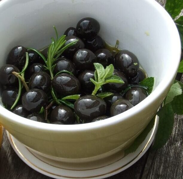 Delicioso hummus de aceitunas negras: receta fácil y sabrosa Delicioso hummus de aceitunas negras: receta fácil y sabrosa