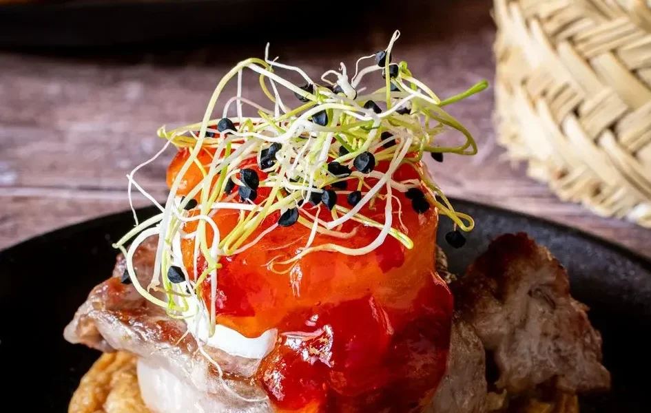 Hummus de pimientos asados: una explosión de sabor mediterráneo Hummus de pimientos asados: una explosión de sabor mediterráneo